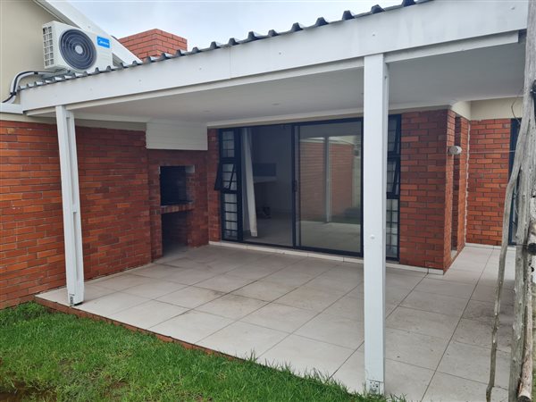 2 Bedroom Property for Sale in Pinelands Eastern Cape